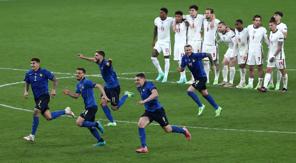 英格兰队翻盘波兰队,许昕统治全场 英格兰队翻盘波兰队,许昕统治全场