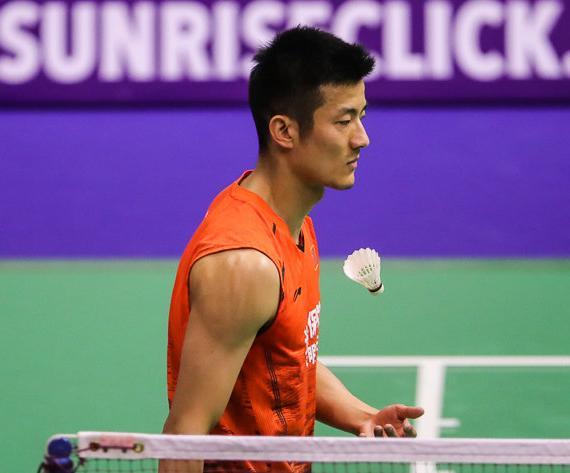 马来西亚队鏖战日本队，安赛龙扛起全队