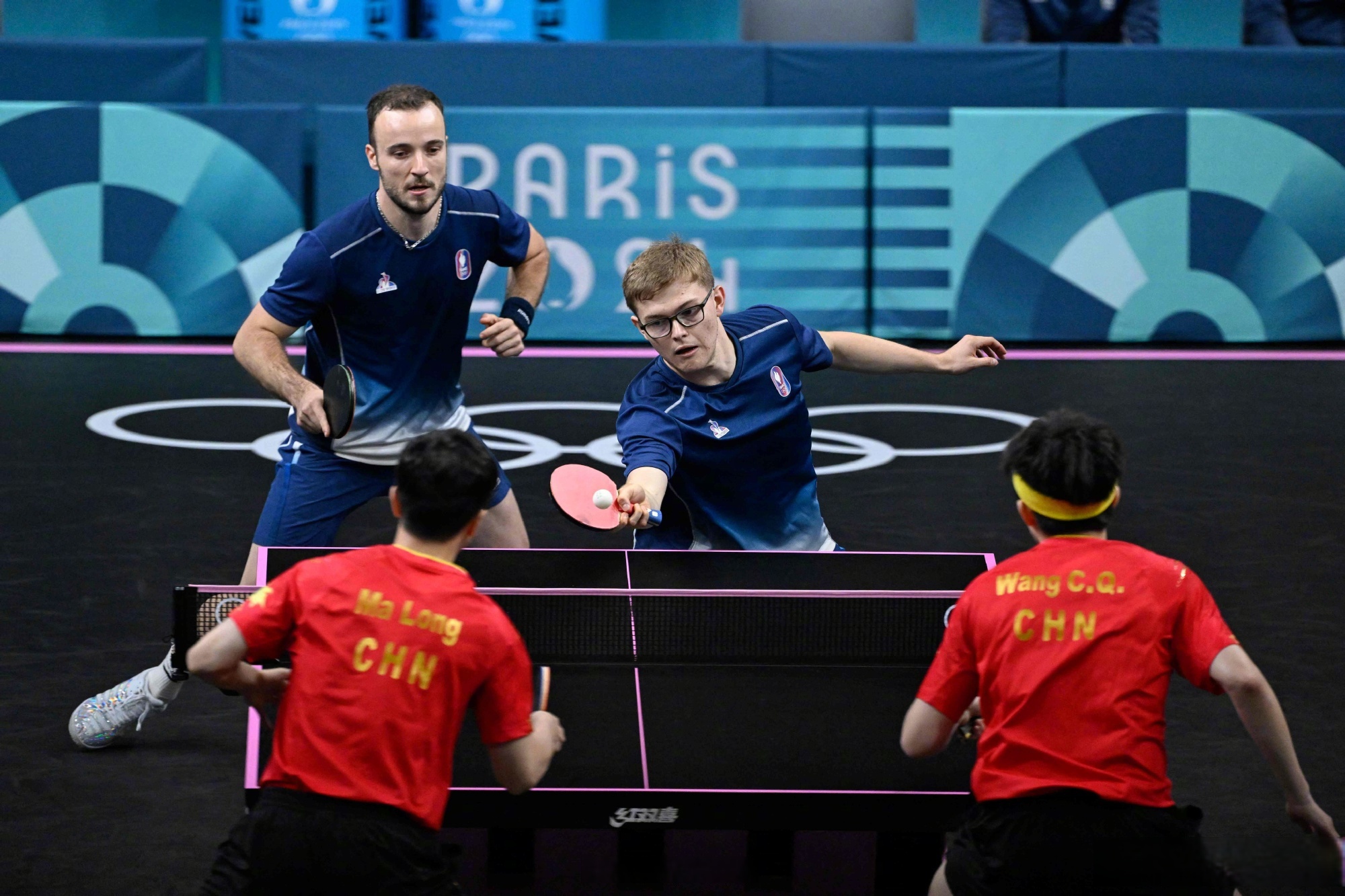 法国队力克奥地利队,马龙状态火热 法国队力克奥地利队,马龙状态火热