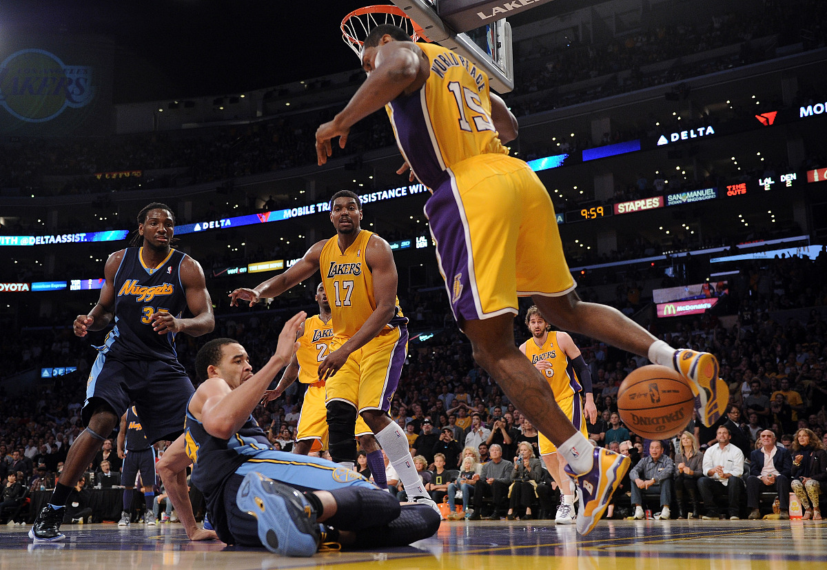 火箭险胜快船，浓眉哥统治全场