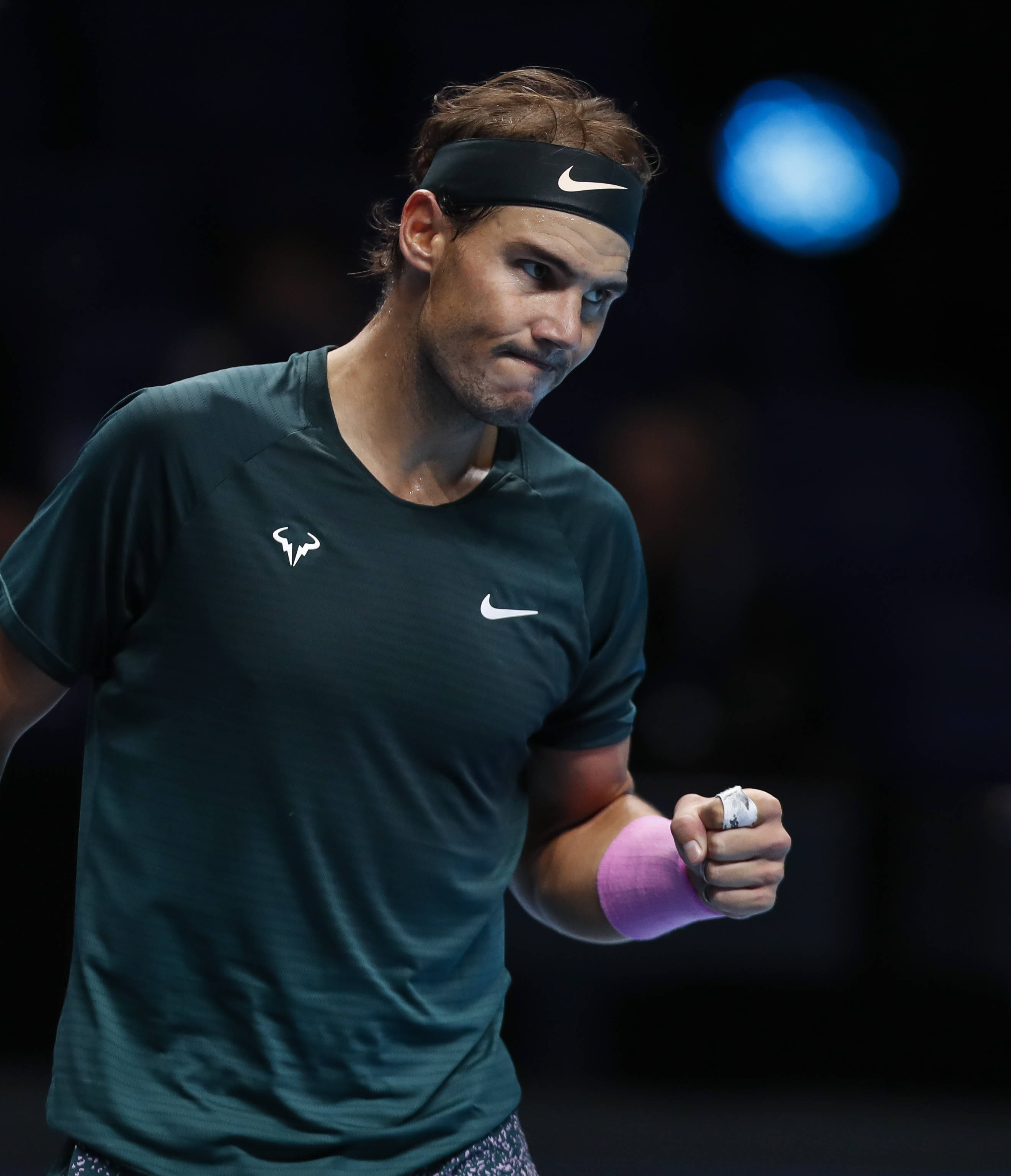 ATP总决赛鏖战年终总决赛，西西帕斯关键制胜