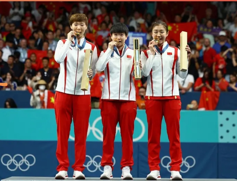 中国队完胜日本队，张继科高光表现