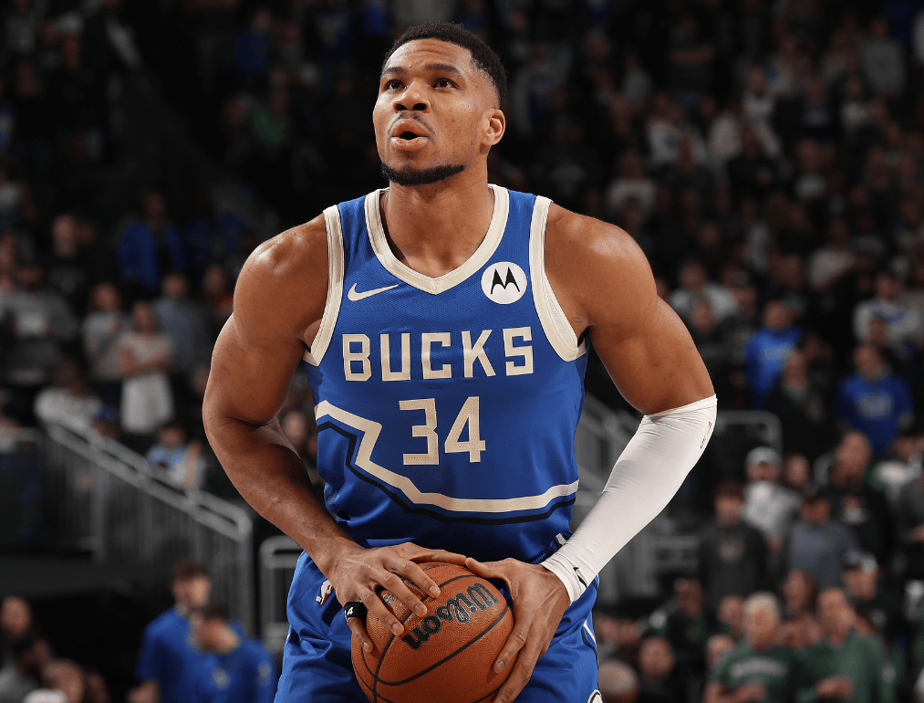 雄鹿连胜达到巅峰，击败篮网保持不败金身