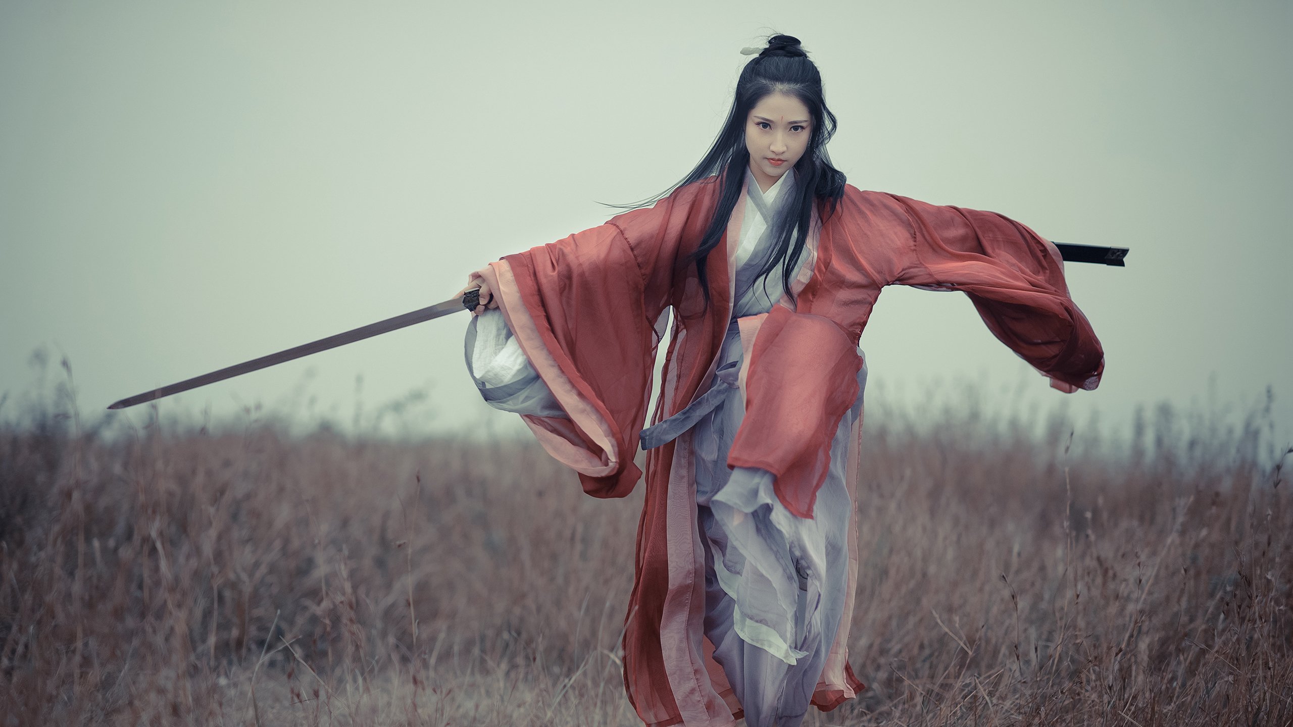 引擎轰鸣与历史回响,F1新赛季揭幕战之夜,马克西的里程碑时刻