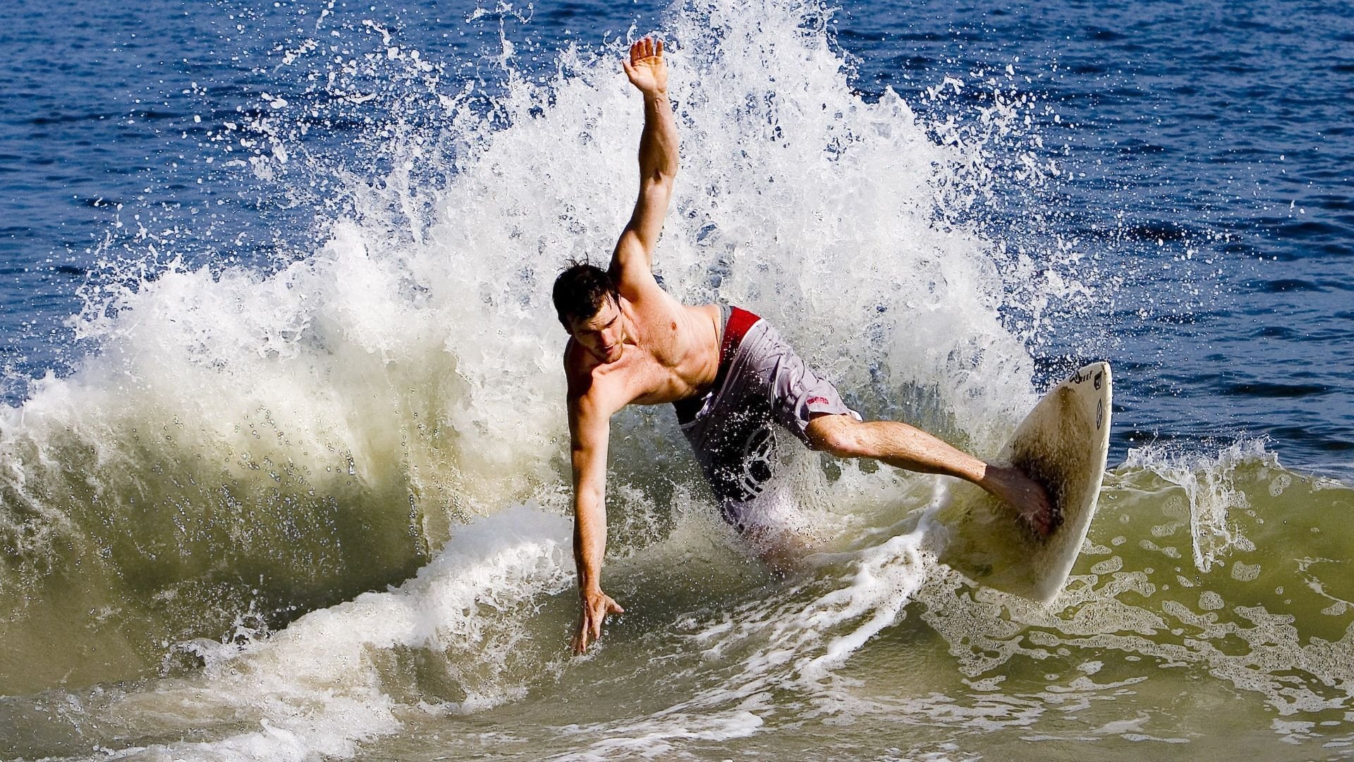 坎特关键战不手软，苏格兰击溃秘鲁，一场战术与意志的胜利