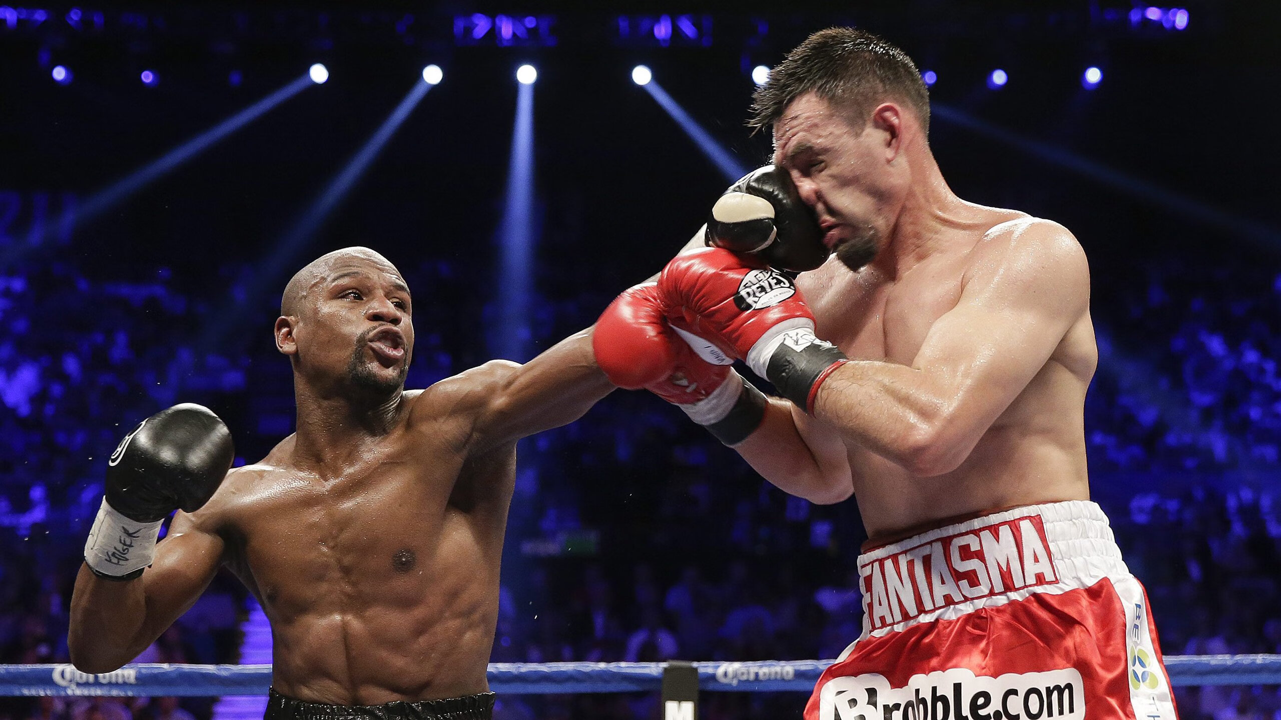 本泽马接管F1街道赛，一场苏格兰血拼安哥拉的跨界狂想