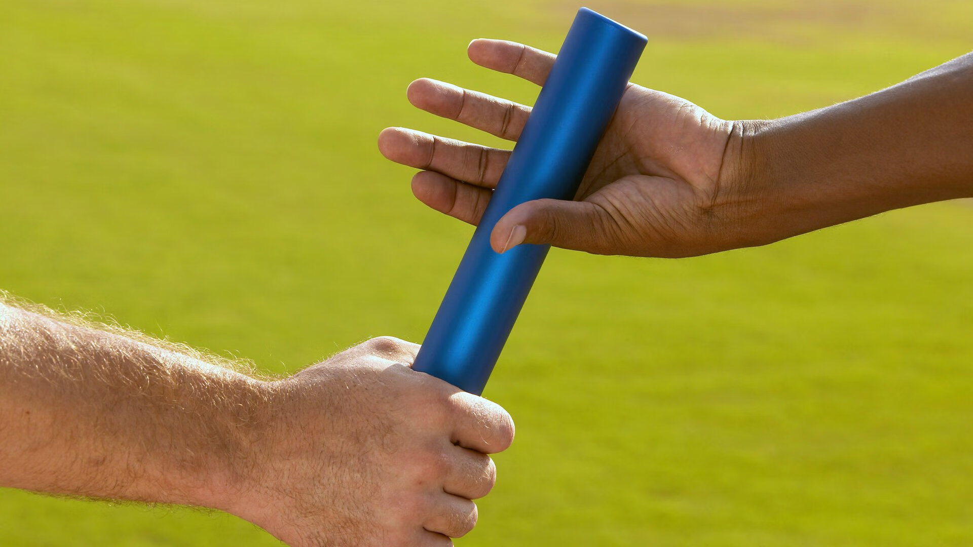 绿茵场与乒乓台的双重奏，葡萄牙完胜英格兰，许昕带队展东方锋芒